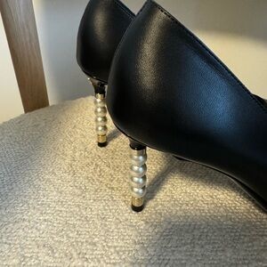CHANEL Pump with Pearl Heel Size 37